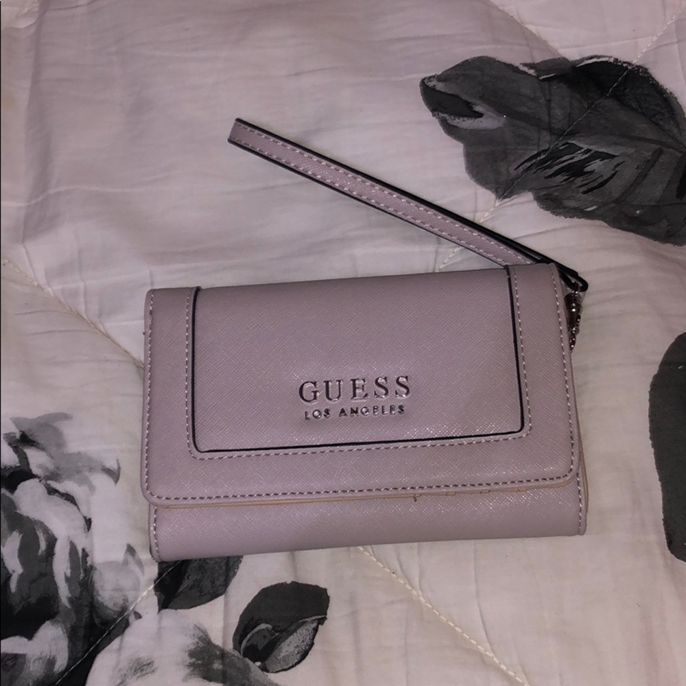 Guess clutch